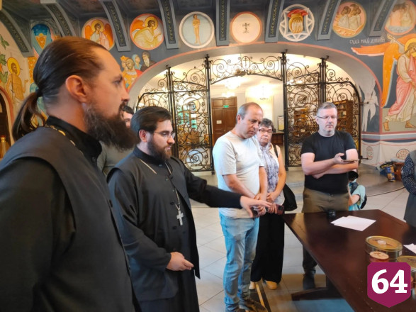 Саратовцы дегустировали ладан в мужском монастыре